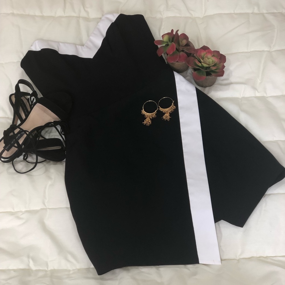 Bebe black and white mini dress size 6